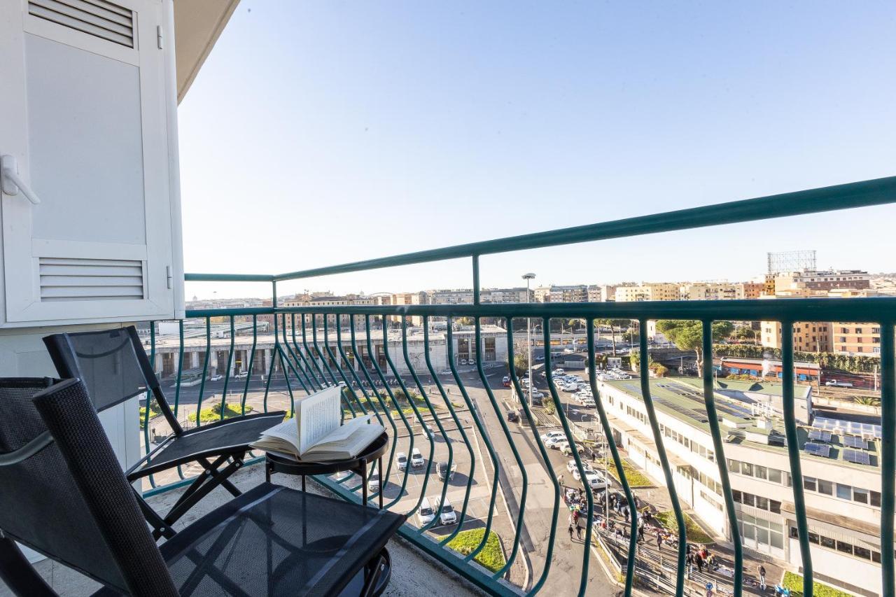 Apartment Piramide View By In Rom