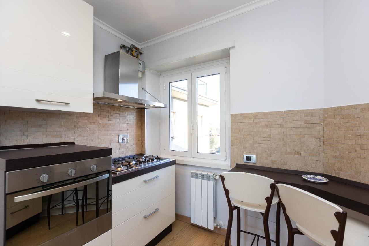 Piramide View By In Apartment Rom