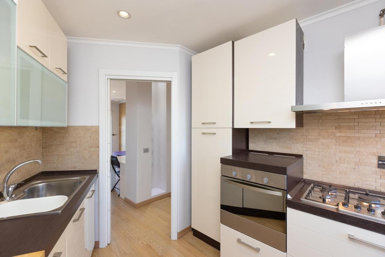 Piramide View By In Apartment Rom